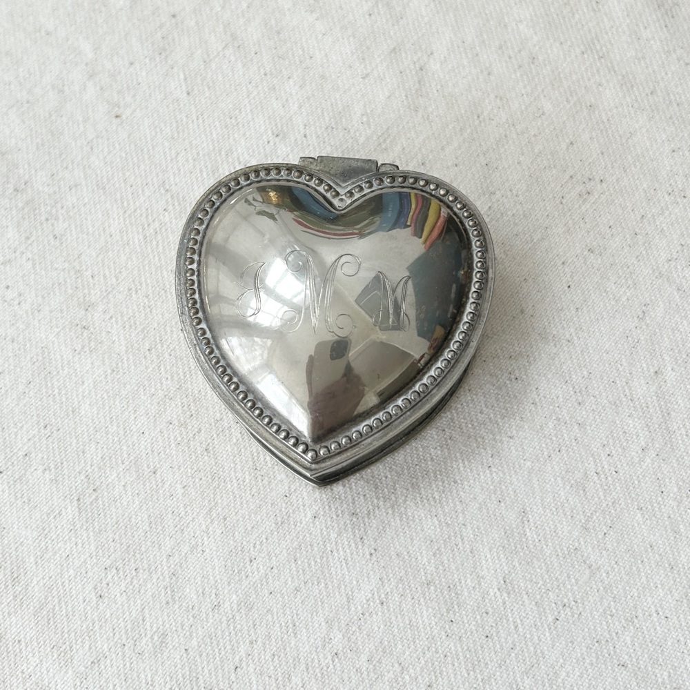Vintage Silver Plated Heart Shaped Jewelry Trinket Box - Small & Cute! - Picture 3 of 5
